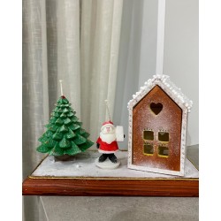 Ornament pentru Craciun din ceara parfumata pe suport din lemn 21.5cm lungime, 13 cm inaltime Ornament pentru Craciun din ceara parfumata pe suport din lemn 21.5cm lungime, 13 cm inaltime