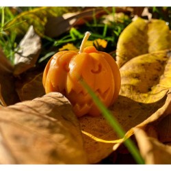 Lumanare parfumata in forma de dovleac de Halloween. portocaliu, 30g, 5cm diametru