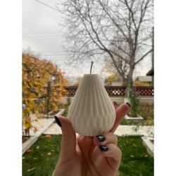 Lumanare decorativa parfumata in forma de para, culoare personalizabila, 125g, 8cm inaltime