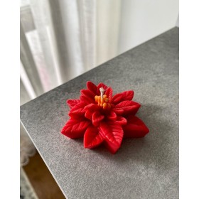 Lumanare decorativa parfumata in forma de craciunita de craciun. rosu, 20g, inaltime 2cm, latime 6cm Lumanare decorativa parfumata in forma de craciunita de craciun. rosu, 20g, inaltime 2cm, latime 6cm