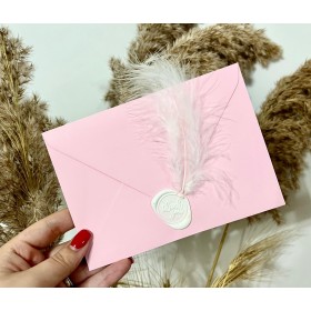 Invitatie nunta in plic roz cu sigiliu din ceara si pana - Model 3 Invitatie nunta in plic roz cu sigiliu din ceara si pana - Model 3